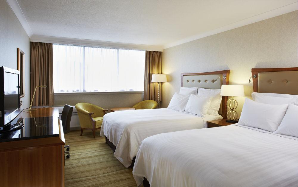 Delta Hotels By Marriott Swindon Exterior photo