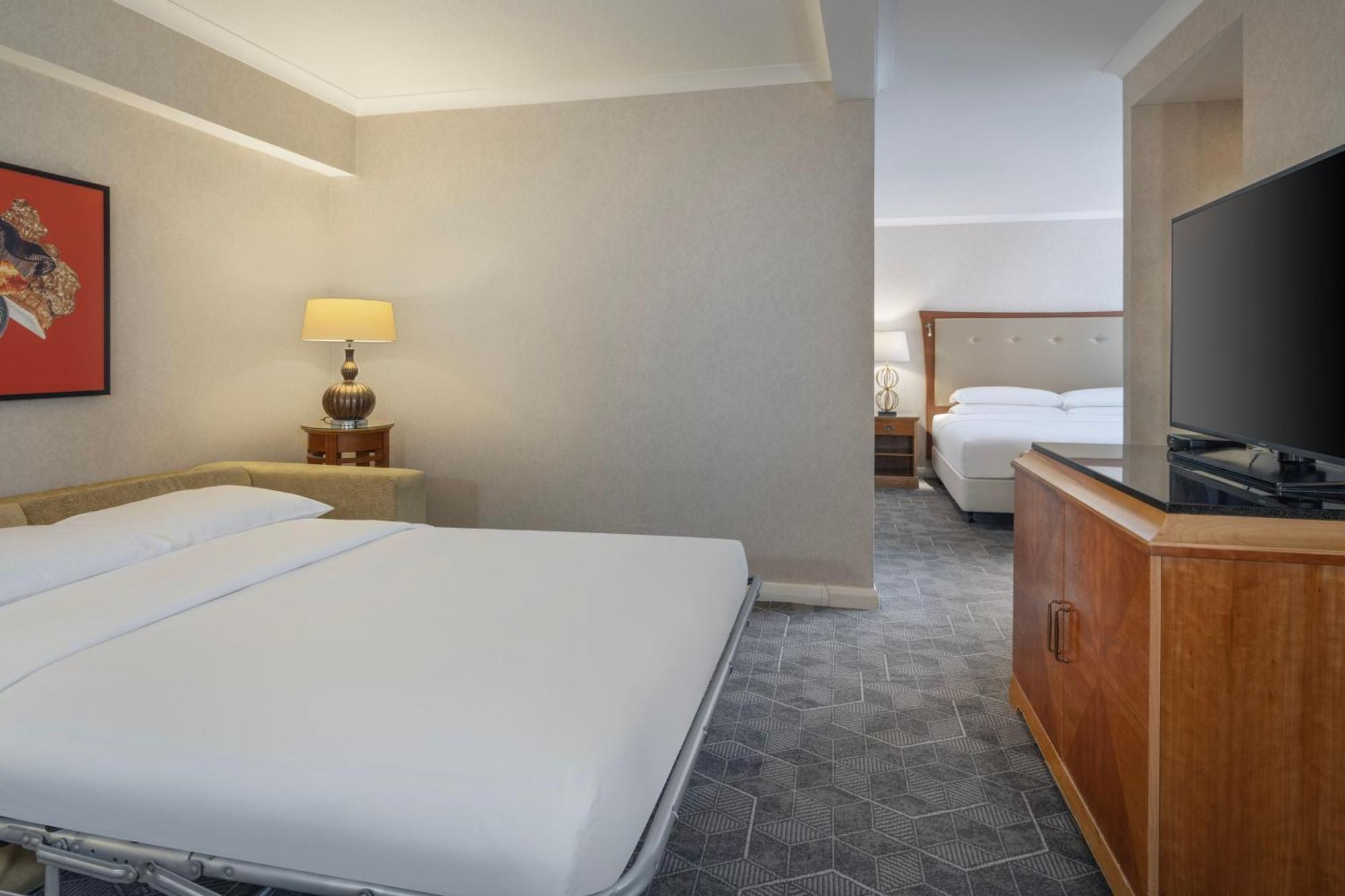 Delta Hotels By Marriott Swindon Exterior photo