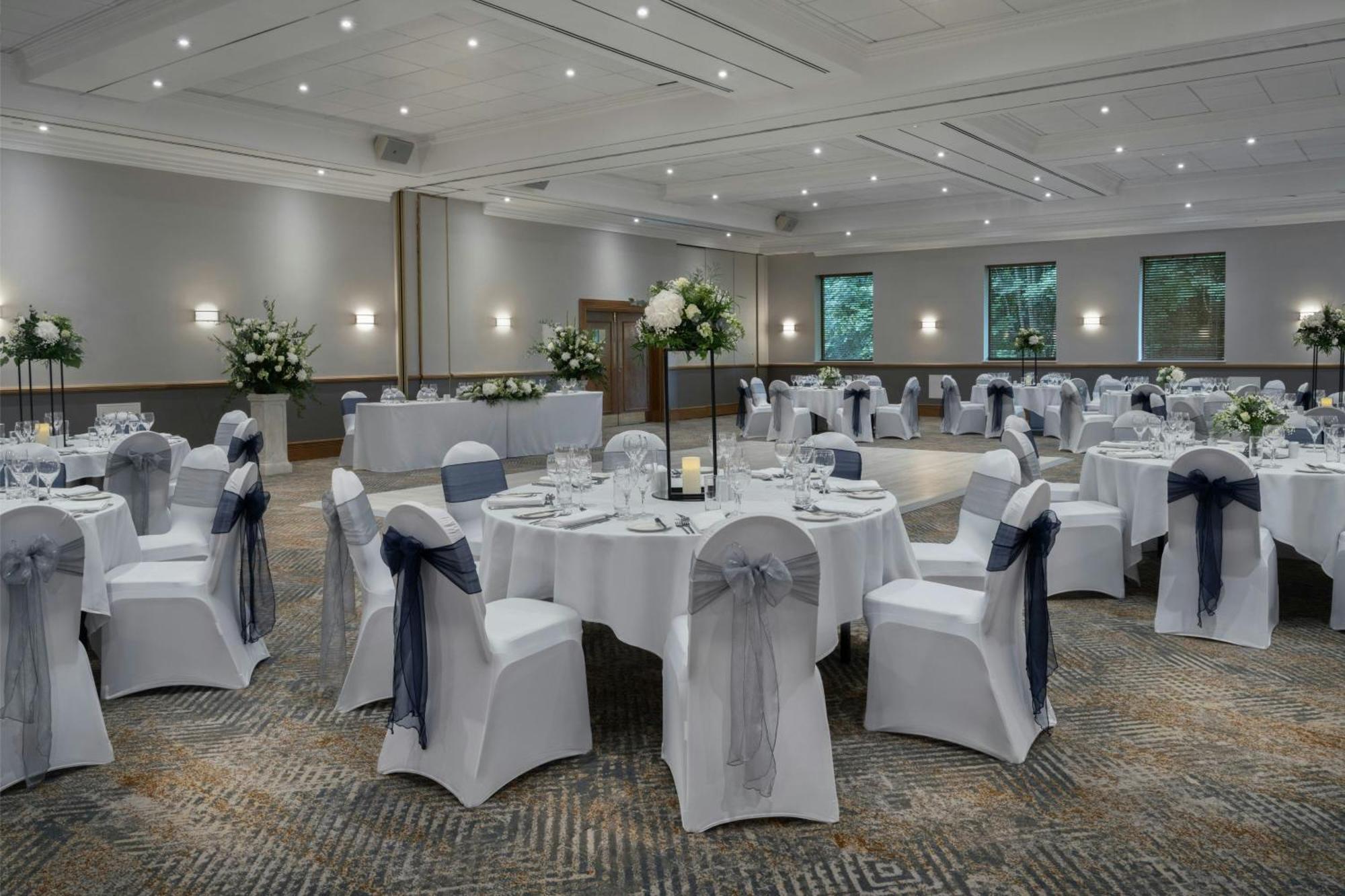 Delta Hotels By Marriott Swindon Exterior photo